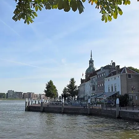 Conti 3* Dordrecht
