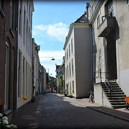 Couette-café Conti 3*